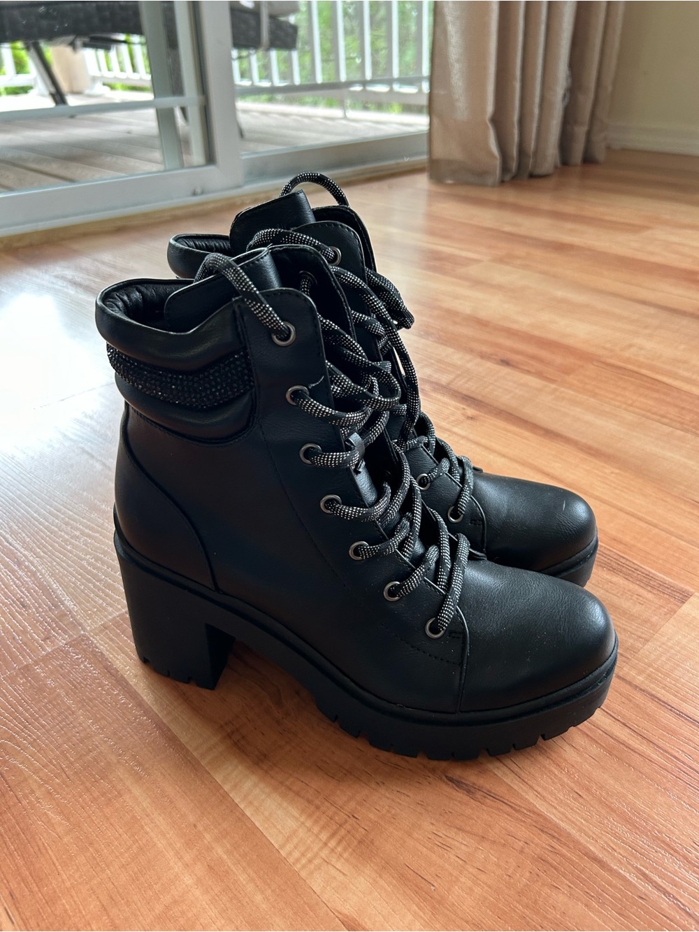 Nine West Quona Chunky Heeled Boots in Black Women’s Size 8 Lace Up Jewel Detail